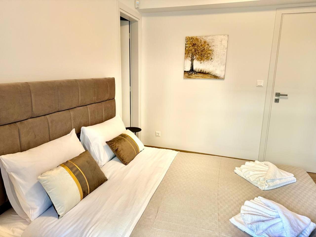 Lux Residence Ampelokipi Атина Екстериор снимка