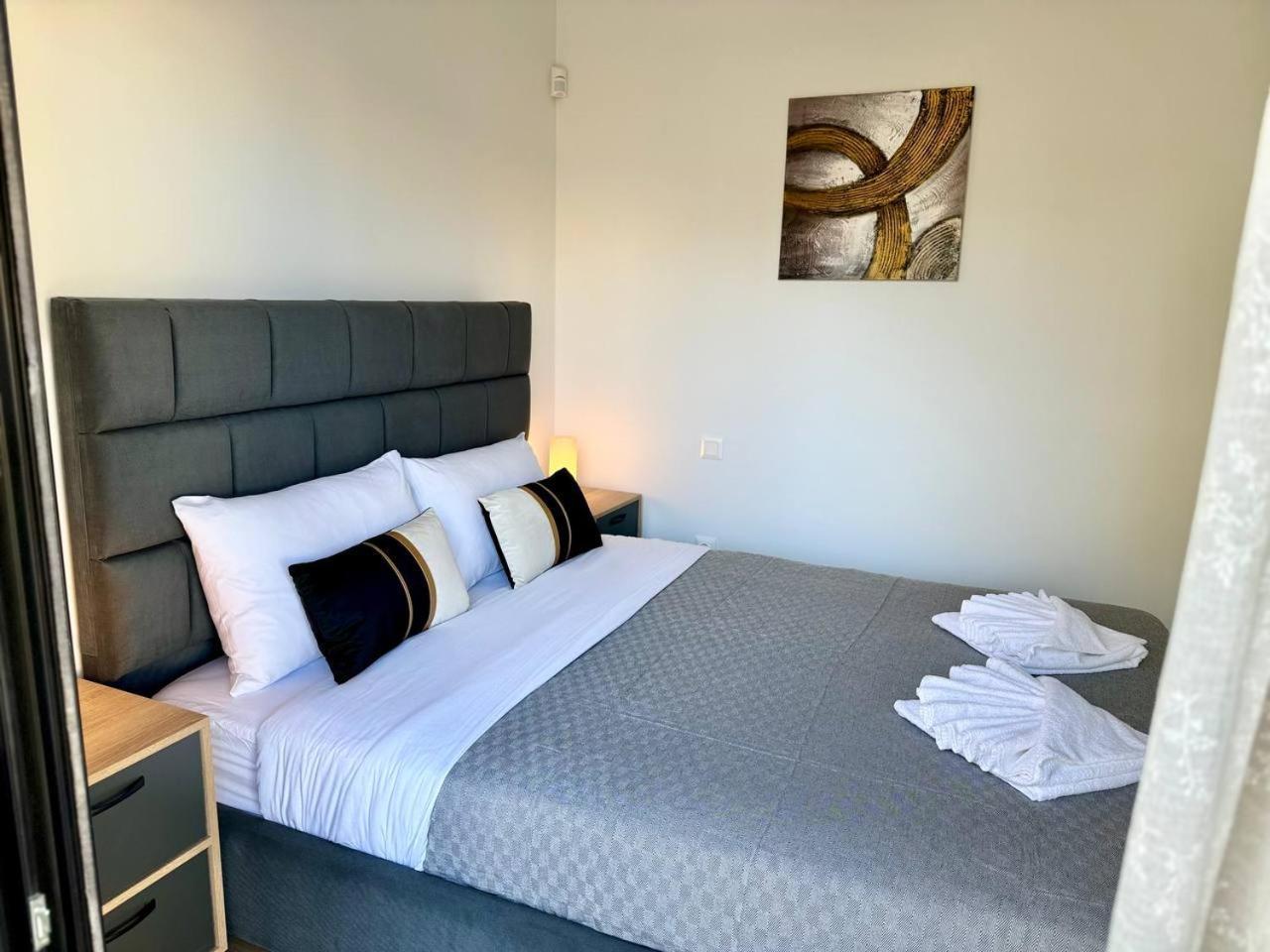 Lux Residence Ampelokipi Атина Екстериор снимка